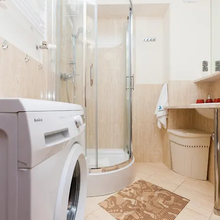 Mistral Z Parkingiem Blisko Plazy By Renters Lejlighed *